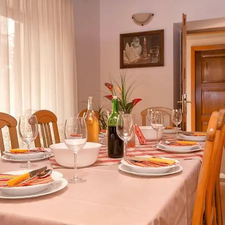 Prázdninový dům Holiday Svirce 17682 *
