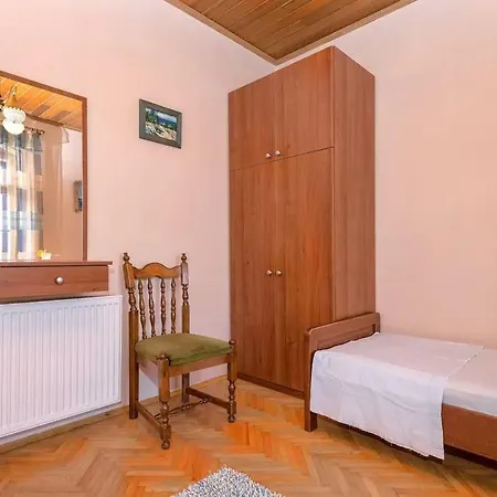 Ferienhaus Holiday Svirce 17682