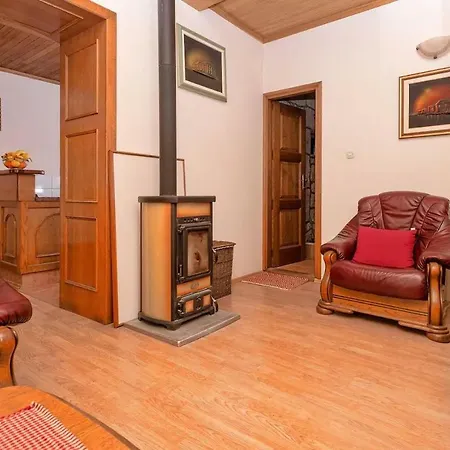 Holiday Svirce 17682 Ferienhaus *