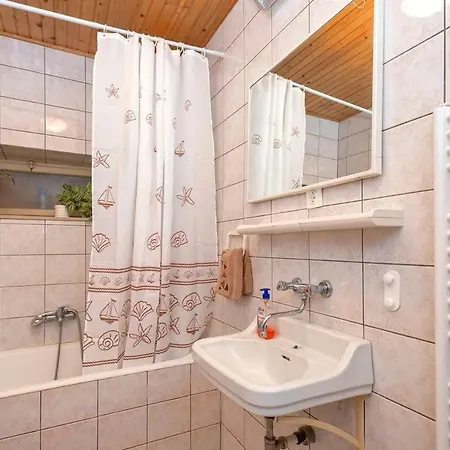 Holiday Svirce 17682 Ferienhaus Vrbanj