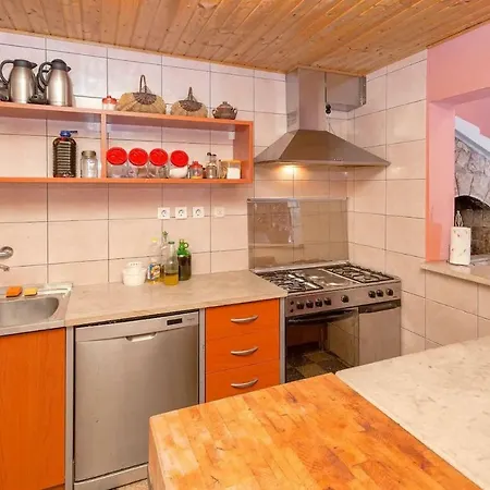 Ferienhaus Holiday Svirce 17682 *