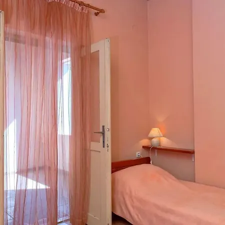 Ferienhaus Holiday Svirce 17682